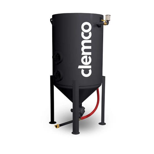 Arenadora manual - CLEMCO INDUSTRIES - a presión / móvil / para tratamiento de superficie
