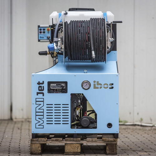 Máquina de limpieza con chorro de agua - MINIJET - I.B.O.S. EU a.s.  - automática / para tuberías / compacta
