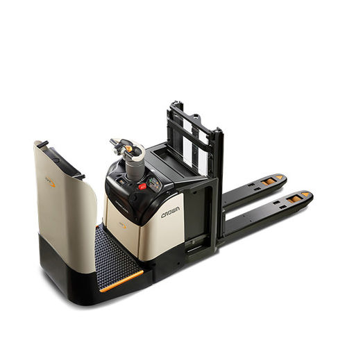 Apiladora eléctrica - DT 3040 series - CROWN - para conductor de pie / 24 V / para el transporte de 2 paletas a la vez