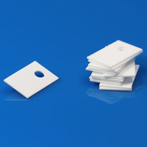 Cerámica de aislamiento - TO-220 - Xiamen Innovacera Advanced Materials Co., Ltd - en hojas / de alúmina / nitruro de aluminio