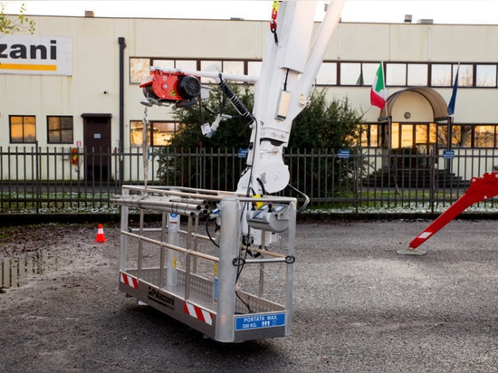 Cabrestante eléctrico en la cesta para los modelos XTJ con 150 kg de capacidad máxima de elevación: ¡Los ascensores de araña de Palazzani son cada vez más versátiles!