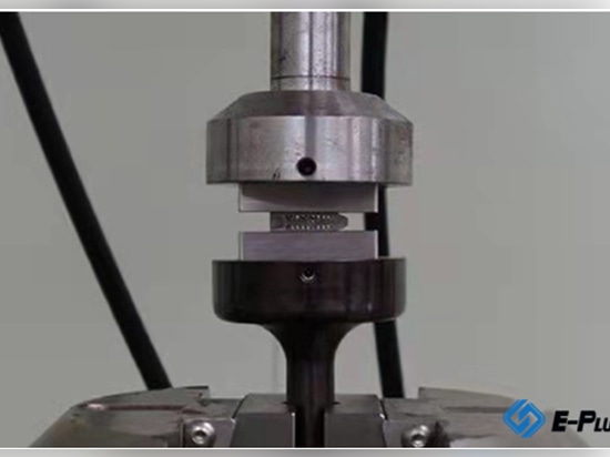 Fabricación de implantes de columna vertebral con la impresora 3D de metal EP-M250