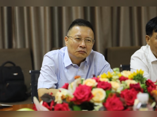 Una delegación de la Asociación de la Industria de Metales No Ferrosos de China visita Shenyang Longi para un intercambio técnico sobre metales reciclados