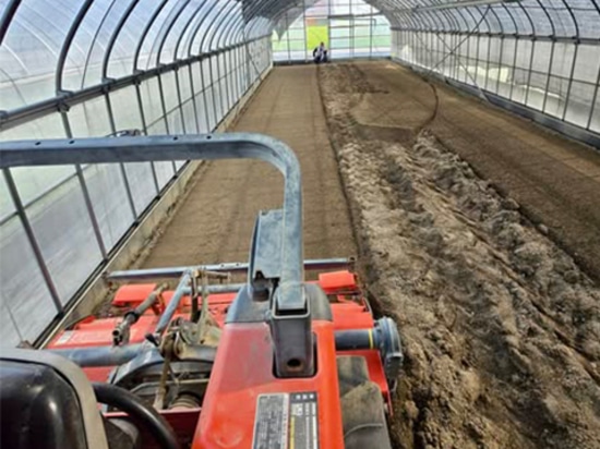 La historia del agricultor | Sistema de autodirección Hi-Target FARMSTAR-F3 en Japón