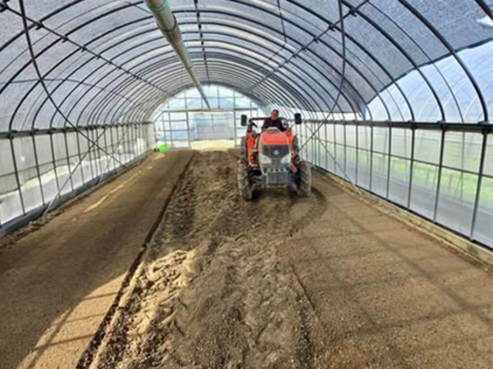 La historia del agricultor | Sistema de autodirección Hi-Target FARMSTAR-F3 en Japón