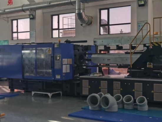 Máquina de moldeo por inyección de accesorios de tuberías de PE - Serie GJ de SOUND Machinery