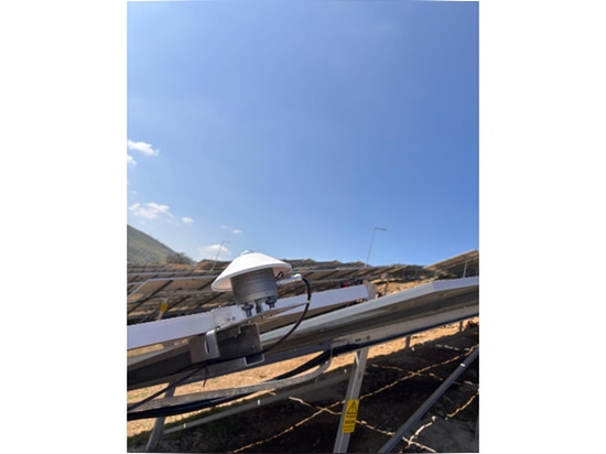 Piranómetro de termopila: instalación correcta en superficie inclinada con ángulo azimutal