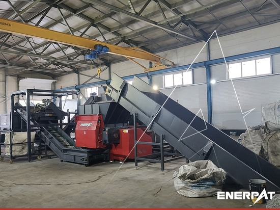 Empresa de reciclaje de metales del Medio Oriente mejora su eficiencia con la solución de trituración y briquetado de aluminio de Enerpat