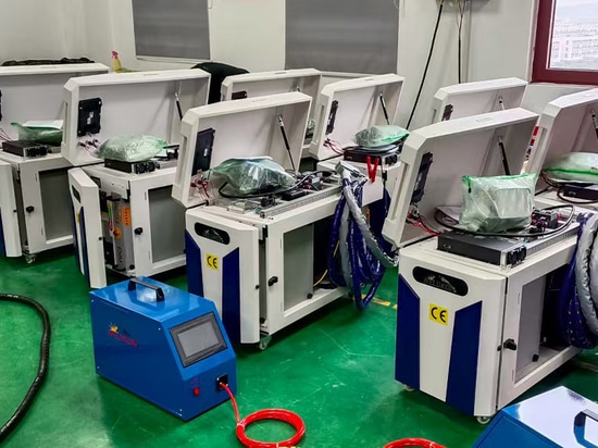 La máquina de soldadura láser manual de España ha sido depurada con éxito y está lista para su envío