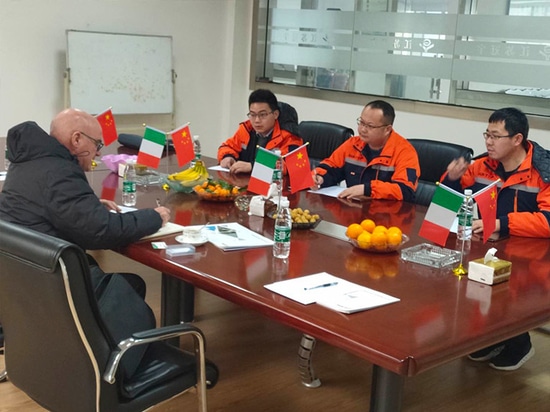 Agente de Maquinaria de Italia Visita Nuestra Fábrica - Suntop