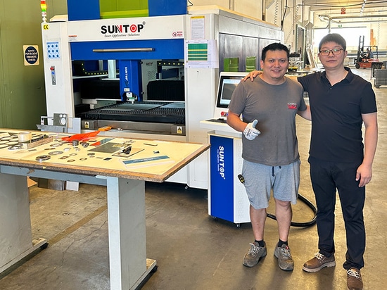 Un cliente italiano vuelve a comprar una máquina de corte por láser y completa con éxito su formación