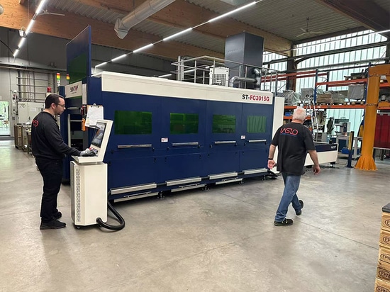 La máquina de corte por láser SUNTOP satisface con éxito las necesidades de los clientes alemanes de procesamiento de chapa metálica