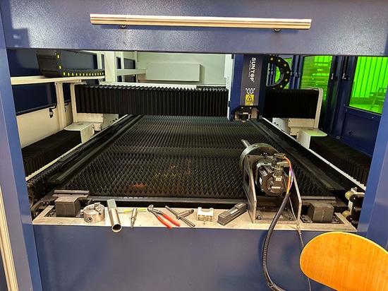 La máquina de corte por láser SUNTOP satisface con éxito las necesidades de los clientes alemanes de procesamiento de chapa metálica