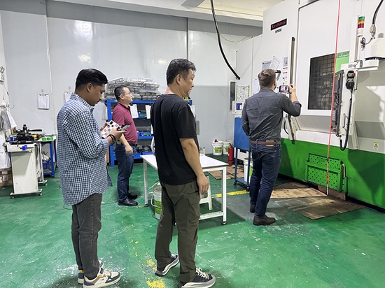 Los clientes brasileños visitaron Hansheng Automation para inspeccionar e intercambiar información, y fueron testigos de la fuerza de fabricación de alta precisión