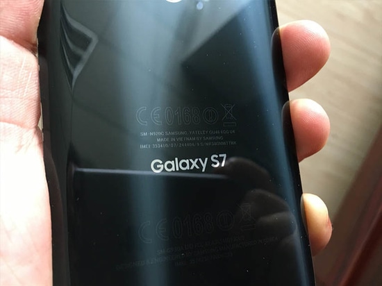 La máquina de marcado láser UV SUNTOP mejora la calidad estética y funcional de las fundas para móviles SAMSUNG