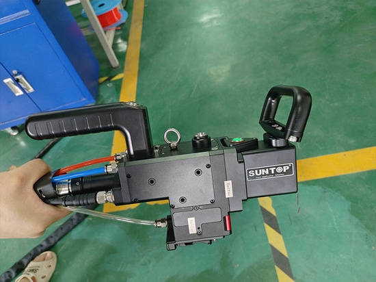 Suntop presenta una máquina láser manual de limpieza de 6000W hecha a medida para sus clientes