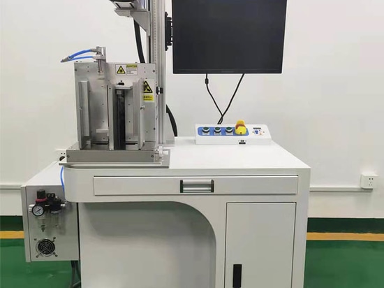 Máquina de marcado láser de carga y descarga automática personalizada ensamblada y lista para su envío