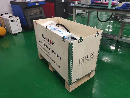 Máquina de marcado láser portátil comprada por un cliente colombiano embalada y enviada con éxito