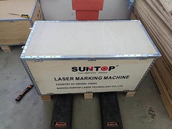 Máquina de marcado láser portátil comprada por un cliente colombiano embalada y enviada con éxito