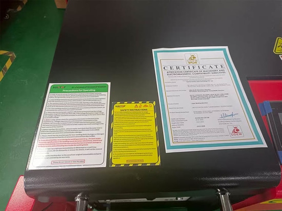 Entrega de una máquina de soldadura láser portátil de 3000 W a un cliente alemán con gran satisfacción