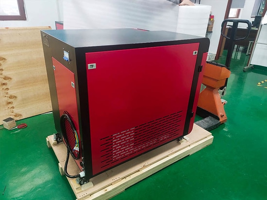Máquina de soldadura láser portátil Suntop 3 en 1 lista para su envío a un cliente ruso