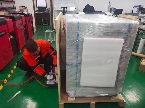 Máquina de soldadura láser portátil Suntop 3 en 1 lista para su envío a un cliente ruso
