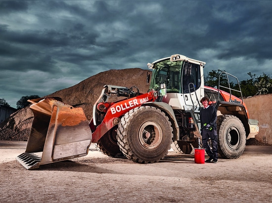 Una novedad mundial en mantenimiento: bombeo de grasa lubricante con un destornillador eléctrico