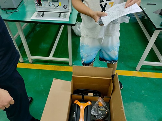¡Máquina de marcado láser portátil personalizada enviada a España!