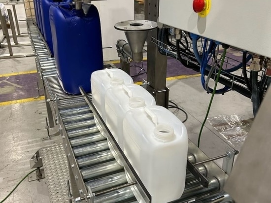 Sistema semiautomático para llenado de bidones