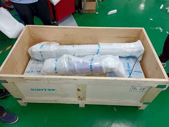 La máquina de marcado láser voladora se ha montado y probado con éxito para su envío a gran escala