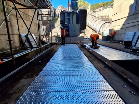 Nuevo proyecto de Sonec para un sitio hidroeléctrico : cubierta Exticov LHD instalada