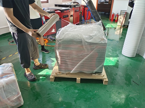 Soldador láser portátil 4 en 1 Suntop 1500W: rigurosamente probado y enviado a Italia