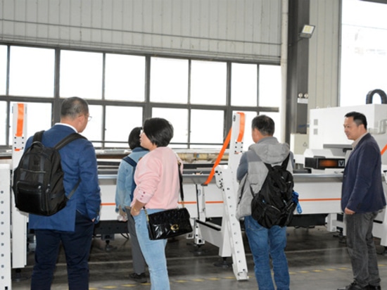 Clientes taiwaneses visitan Golden Laser para explorar soluciones avanzadas de corte por láser de fibra óptica