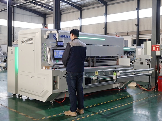 Las ventajas de las máquinas de fabricación de cajas: Por qué elegir Aopack para sus necesidades de embalaje