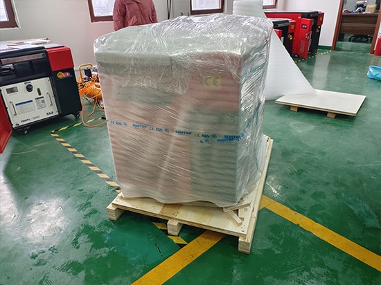 Cliente italiano se asocia con Suntop Laser para la compra repetida de una máquina de limpieza láser portátil de 3000 W