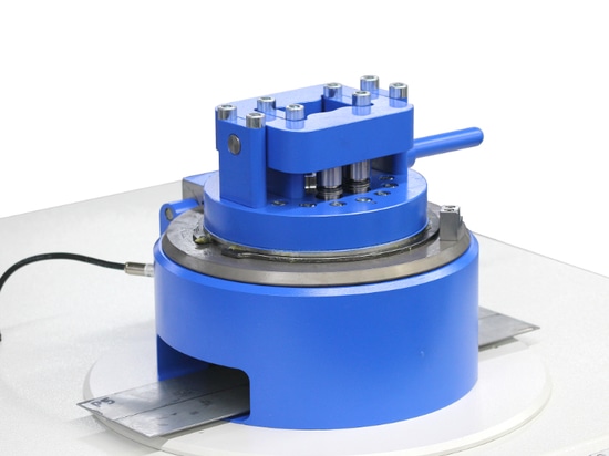 Compensación automática de altura para la máquina electrohidráulica de ensayos de embutición y embutición profunda Modelo 142-20 Basic