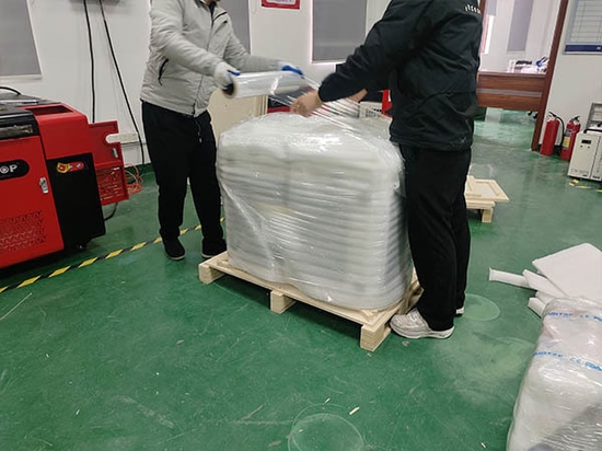 Entrega satisfactoria de una máquina de soldadura láser 4 en 1 de 1500 W a Alemania