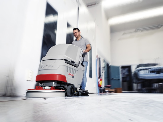 Descubre las soluciones de limpieza avanzadas con las fregadoras de pavimentos hombre a pie Comac: Antea, Versa y Vega