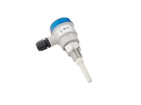 El interruptor de nivel capacitivo Capanivo® CN 7120 mide el nivel mínimo