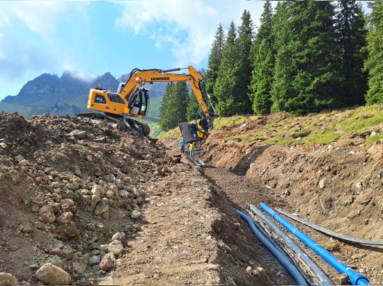 25 AÑOS DE OBRAS. UNA HISTORIA QUE HUELE A HIERRO, ACEITE Y CARRETERA