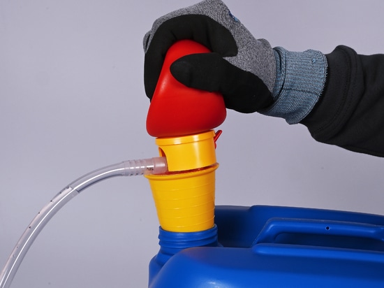 Bomba manual OTAL® con manguera y llave de paso (Bürkle GmbH)