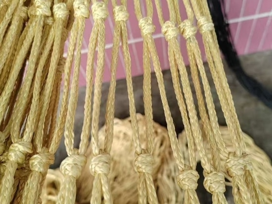 Por qué se utiliza el tejido de malla de Kevlar para el refuerzo de materiales compuestos
