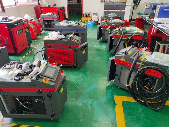 Exportación exitosa de 14 máquinas de soldadura láser portátiles personalizadas a España