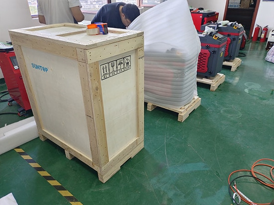 Exportación exitosa de 14 máquinas de soldadura láser portátiles personalizadas a España