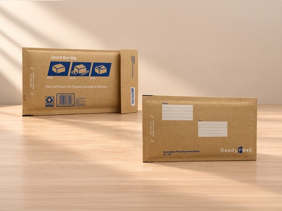 Sobres acolchados de papel WaveBag producidos para USPS, el Servicio Postal de Estados Unidos, para aplicaciones relacionadas con fotografías y documentos.