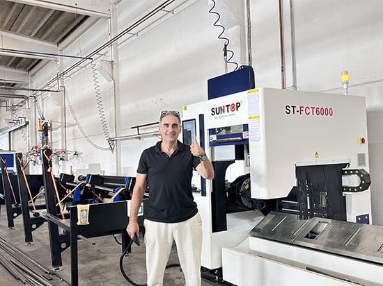 Entrega satisfactoria de la máquina automática de corte de tubos por láser de SUNTOP en Italia