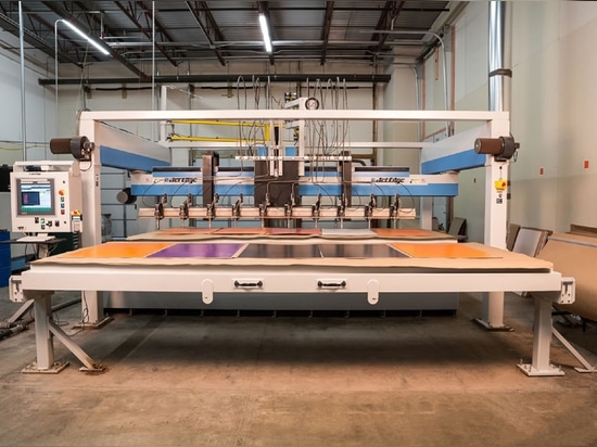 El Toymaker YOXO® dobla productividad con Jet Edge Waterjet Shuttle System