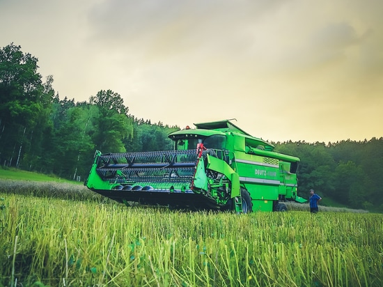 VERIFICACIÓN DEL DISEÑO DE NUEVO PRODUCTO MIDIENDO SALIDA DEL ESFUERZO DE TORSIÓN DE UN EJE DE PTO DEL TRACTOR EN THE FIELD